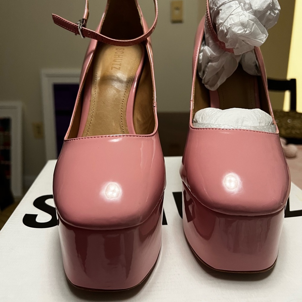 Brand new shoes. Schutz, shiny Renee Platform Pumps - Picture 7 of 9
